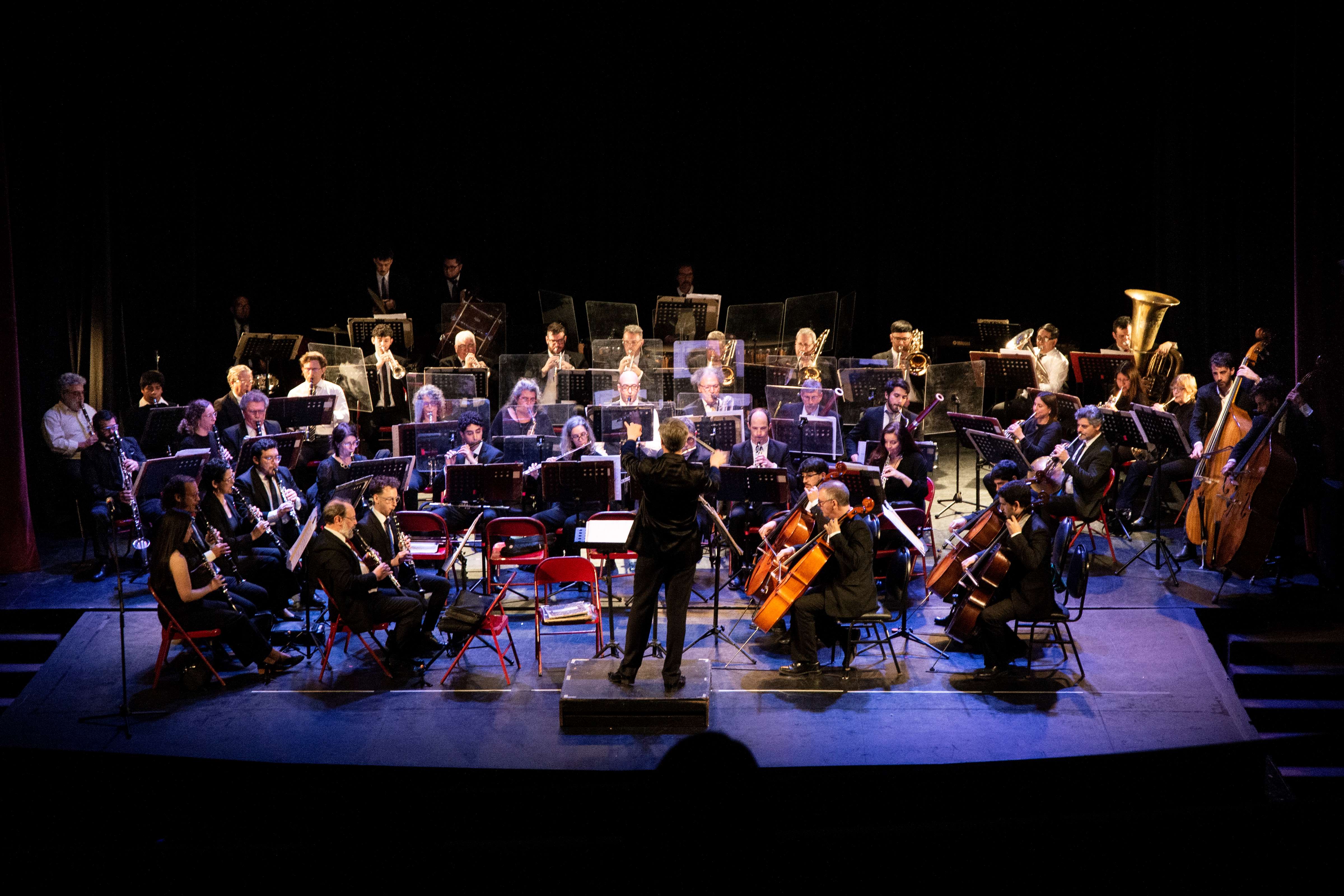Música de películas italianas por la Banda Sinfónica de la Ciudad