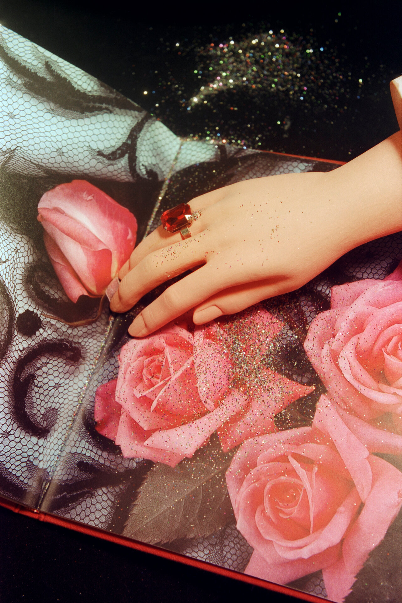Lily_s Bijou, 2002, Vintage C-print, 118 x 88 cm