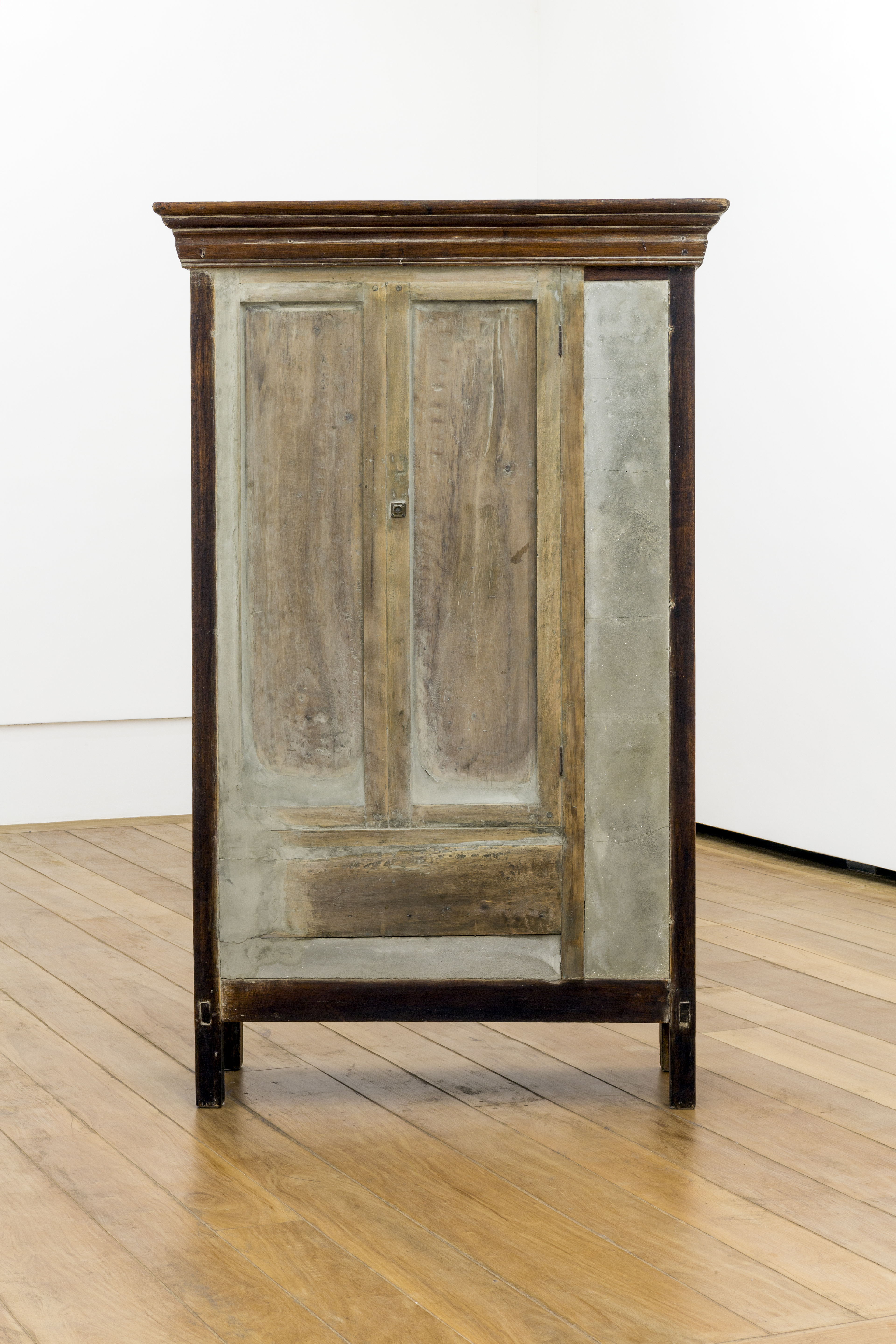 Doris Salcedo  - Sin título (1998)