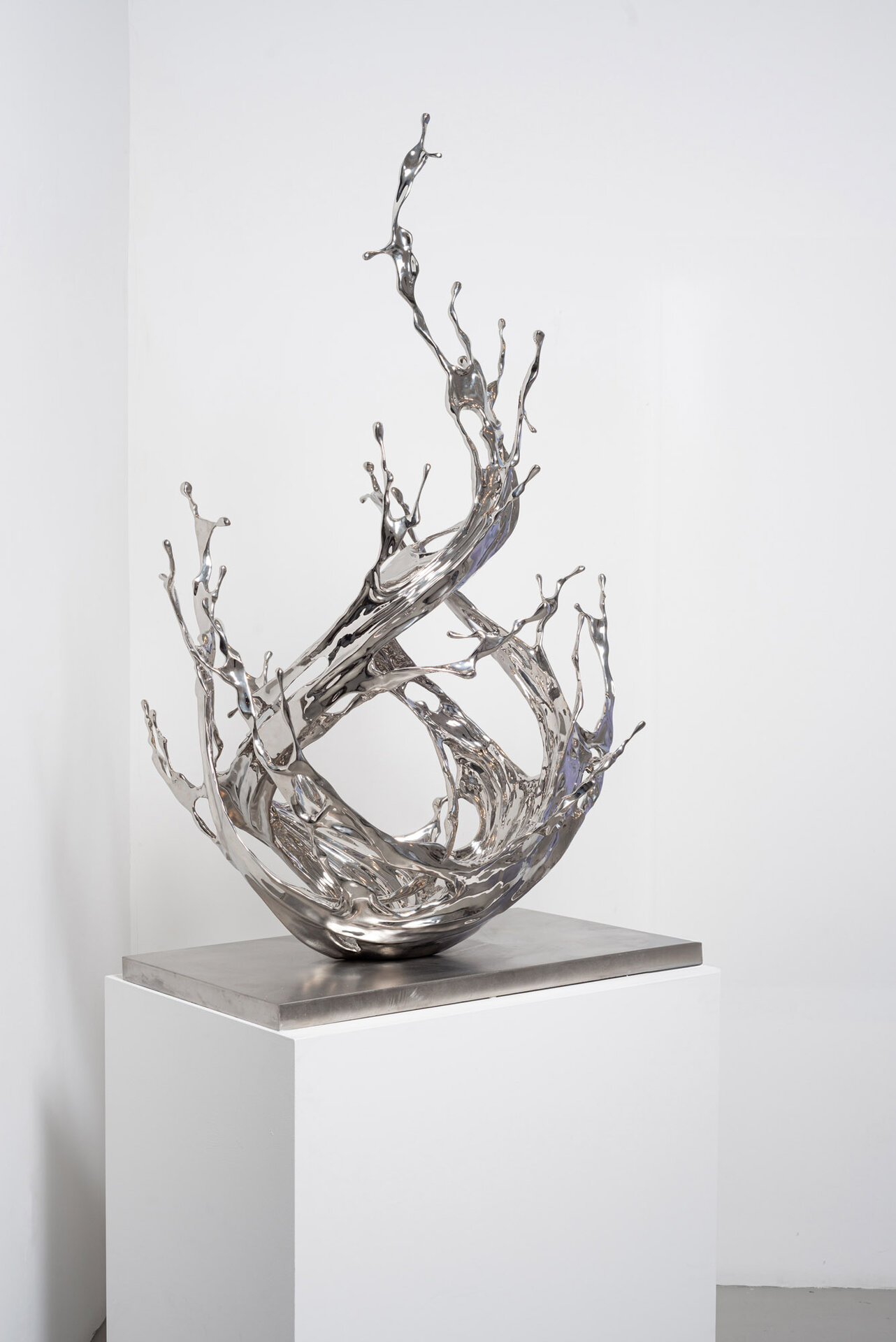 Zheng Lu, Water in Dripping Windward, 2024, Courtesy of Sundaram Tagore Gallery